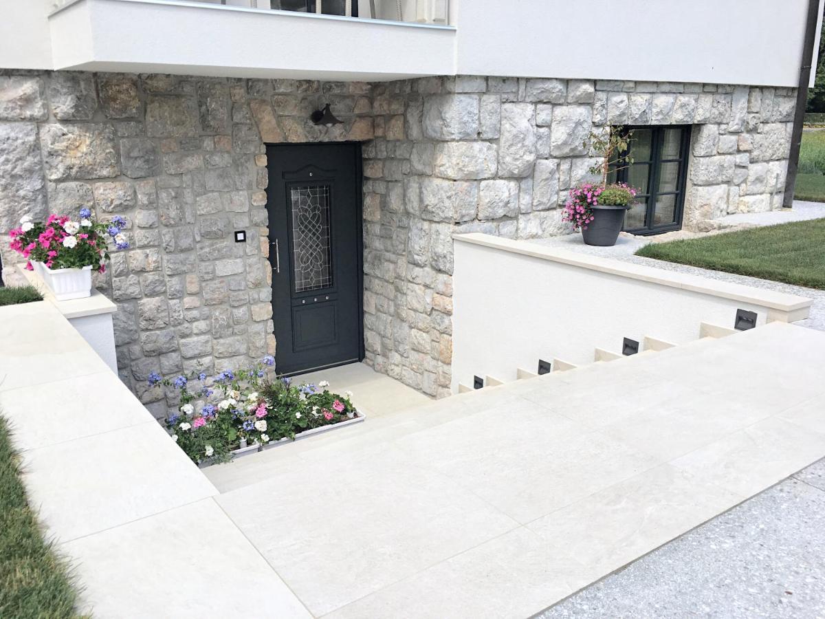 Vila Ula La Luxury Apartments ブレッド エクステリア 写真
